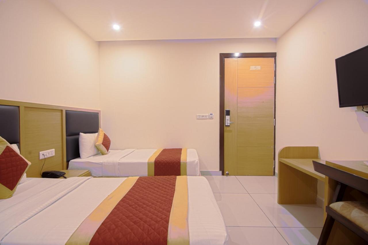 Hotel Del Inn By F9 Hotels - Near Igi Airport Új-Delhi Kültér fotó